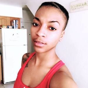 Meet your Posher, Desiree